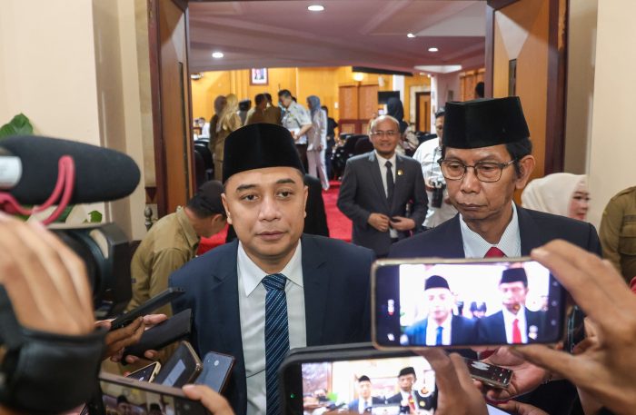 Tak Hanya Minimarket, Pemkot Surabaya Juga bakal Tertibkan Izin Parkir di Rumah Makan