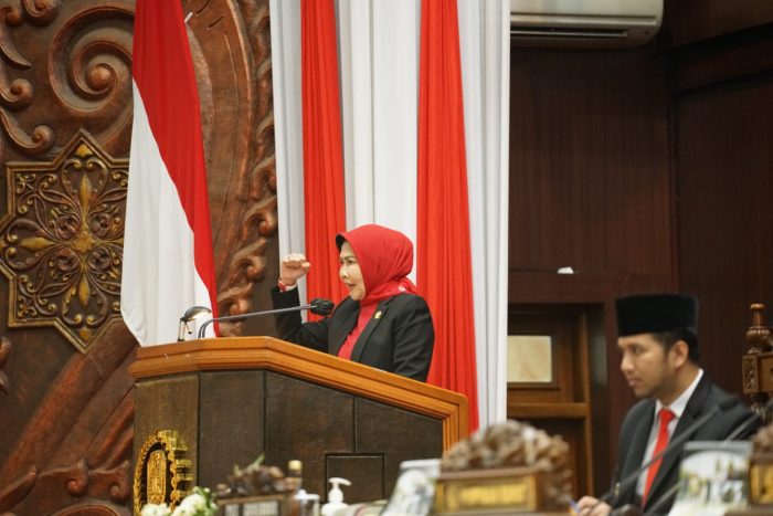 Dewanti Rumpoko, Juru Bicara Fraksi PDI Perjuangan DPRD Jatim