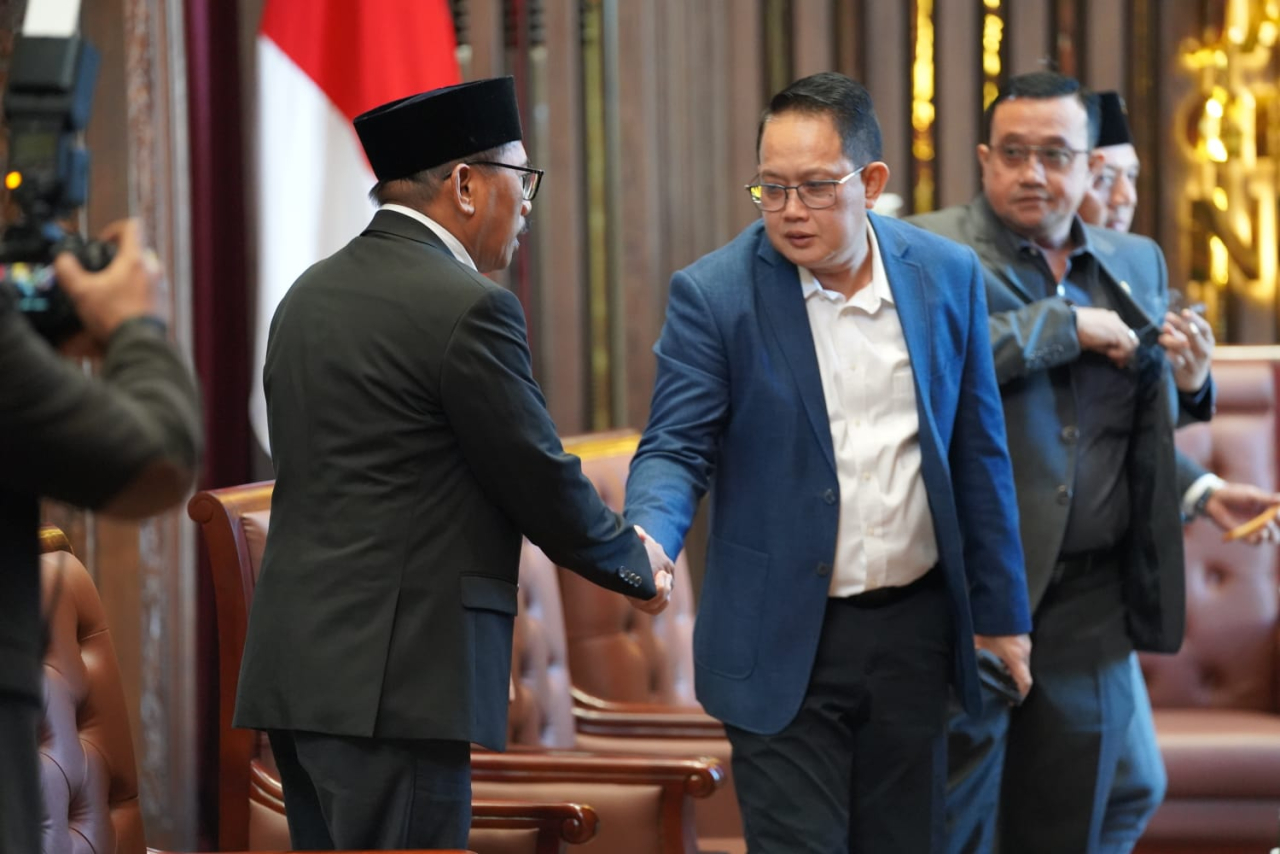 Sekdaprov Jatim Adhy Karyono. Dok Humas DPRD Jatim