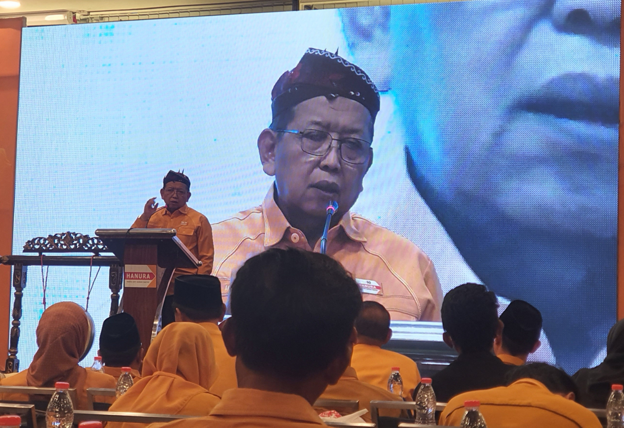 Wakil Ketua Umum Partai Hanura, Akhmad Muqowam