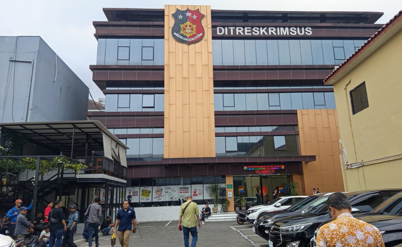 Gubernur Khofifah penuhi panggilan KPK di Polda Jatim