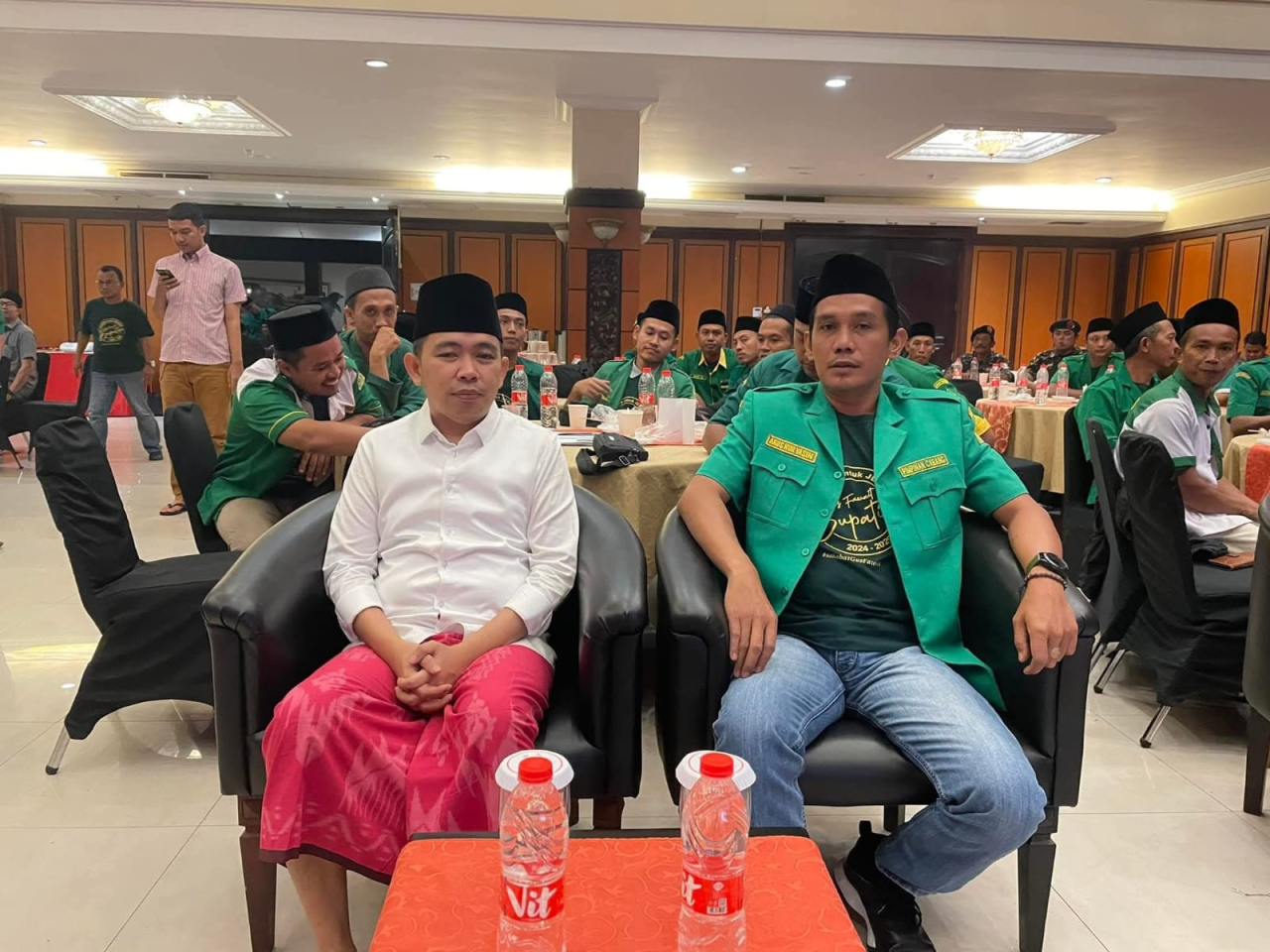 Ketua PC GP Ansor Kencong, Agus Nur Yasin bersama Bupati Jember Muhammad Fawait.(Foto: Khus for lingkaran.net)