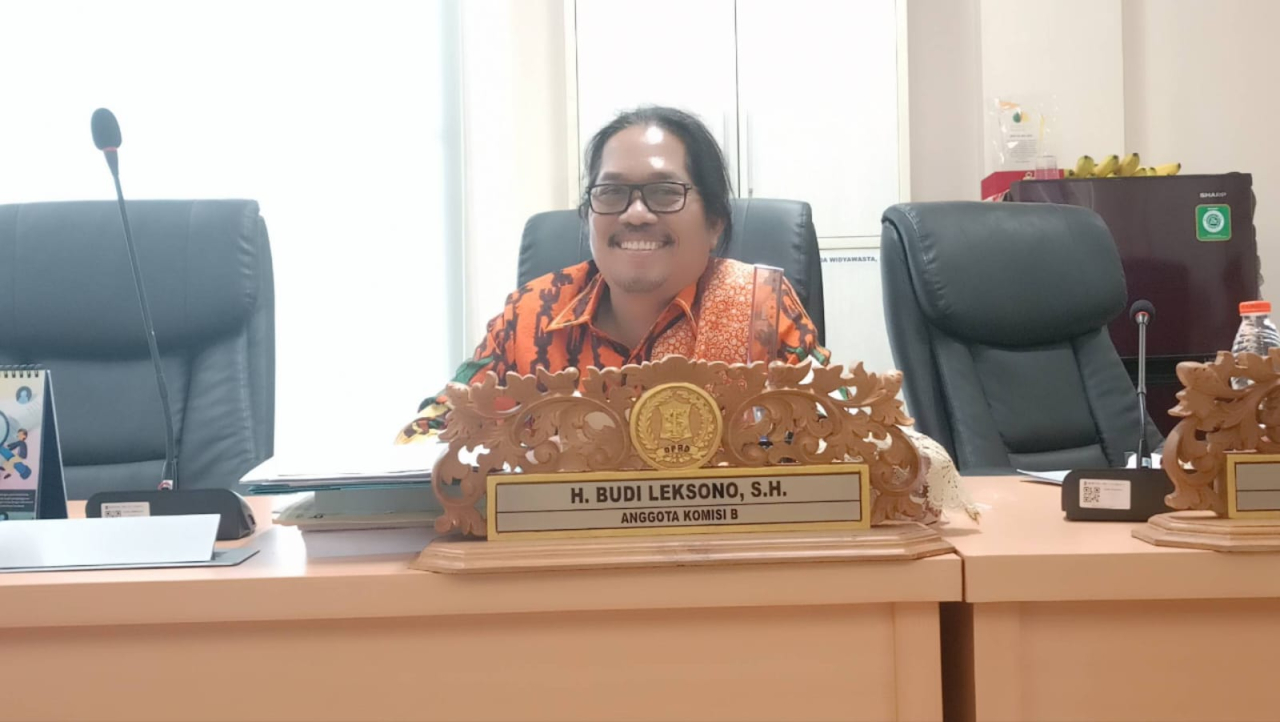 Ketua Fraksi PDIP DPRD Surabaya, Budi Leksono. (Foto: Aditya Eka/Lingkaran.net)