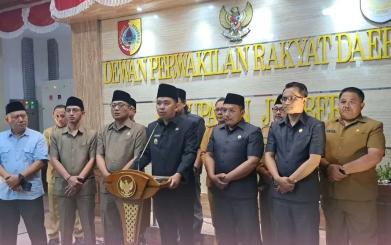 Gus Fawait, Bupati Jember menerbitkan dua Surat Edaran (SE) penting yang langsung berdampak luas bagi dunia pendidikan dan kinerja aparatur sipil negara (ASN). (Foto: Gus Fawait for Lingkaran.net)