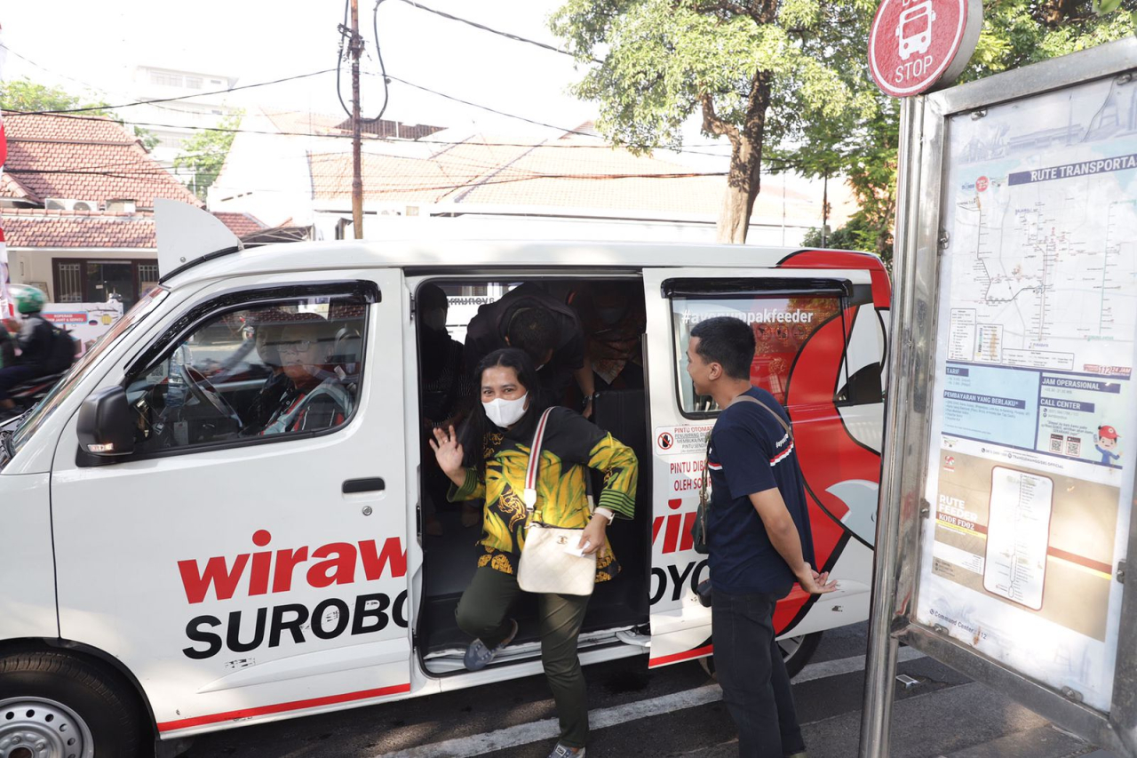 Transportasi umum Feeder Wira Wiri dikelola Pemkot Surabaya melalui Dishub Surabaya. Foto: Pemkot Surabaya
