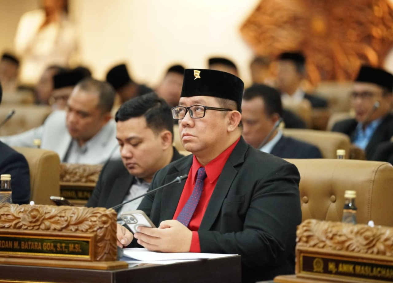 Juru Bicara Fraksi PDIP, Yordan Batara Goa