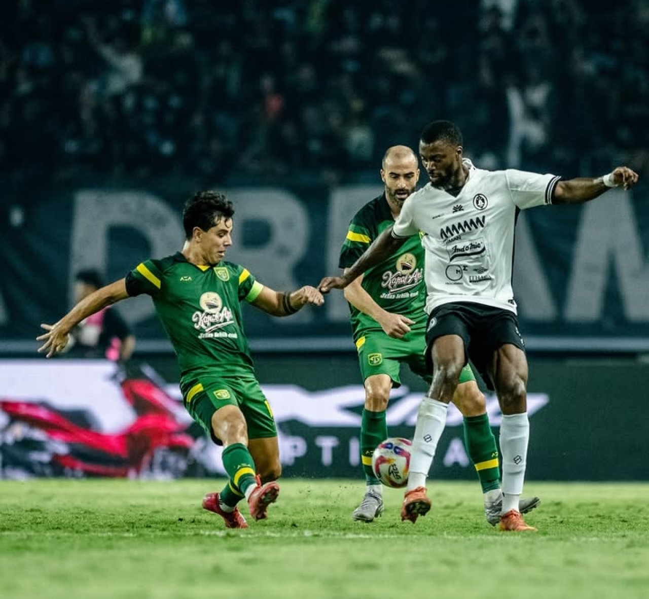 Persebaya siap tampil di pekan perdana BRI Super League 2025/26 (Foto: Instagram Persebaya @officialpersebaya)