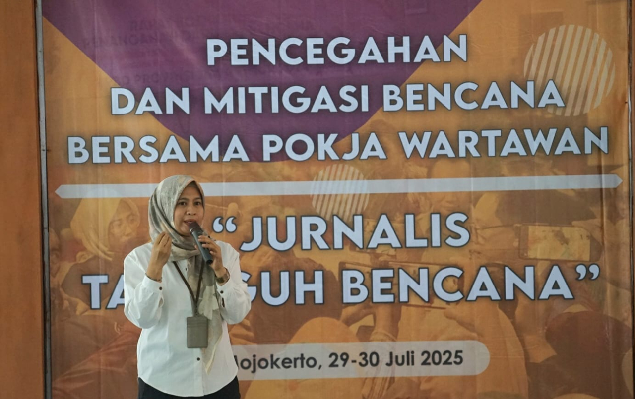 Sadrah Devi, Kepala Seksi Perencanaan Pengembangan dan Pemanfaatan UPT Tahura Raden Soerjo saat menjadi pemateri di acara BPBD Jatim.