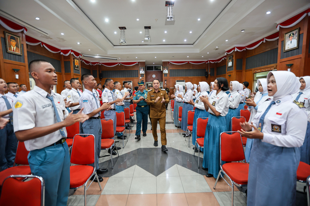 Wali Kota Surabaya Eri Cahyadi membuka Pusdiklat Paskibraka Surabaya (Foto: Pemkot Surabaya)