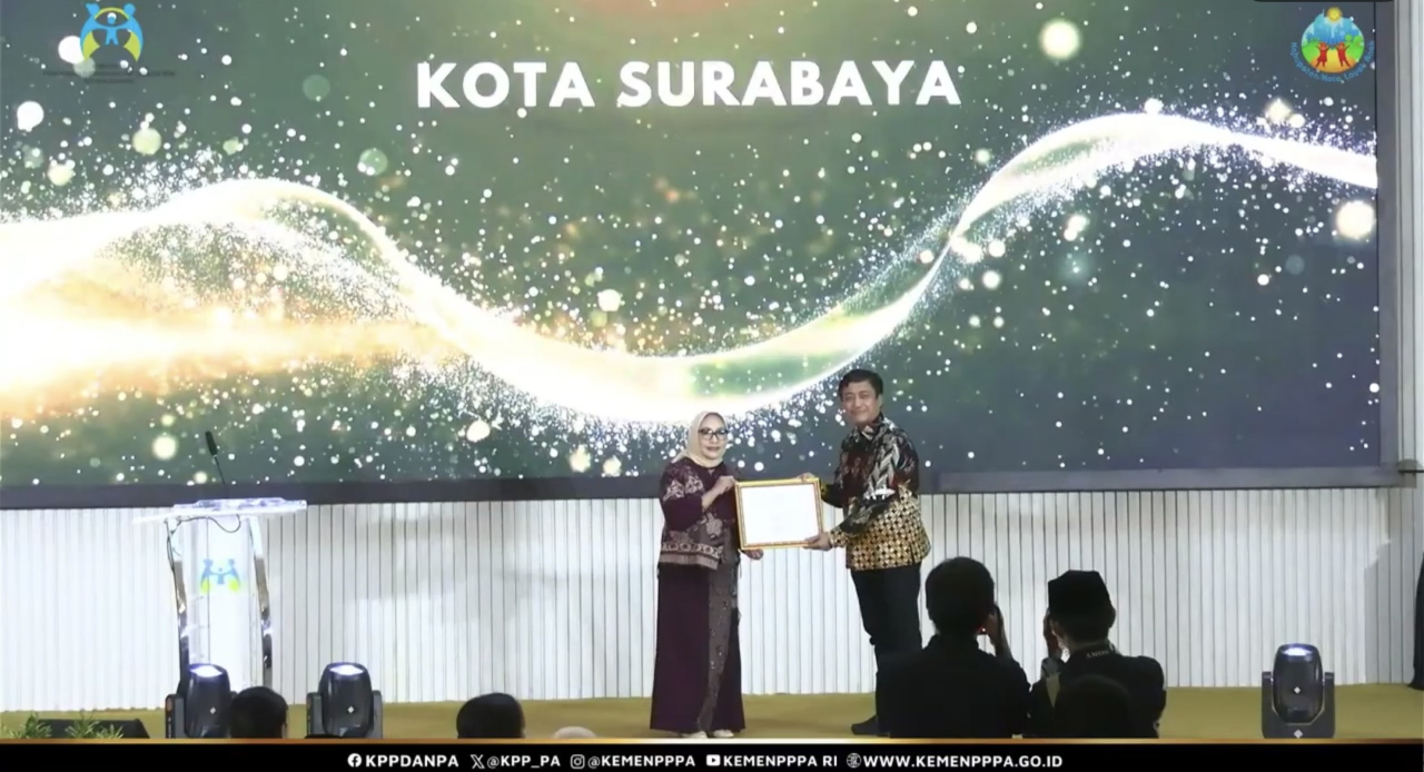 Surabaya meraih penghargaan Kota Layak Anak kategori Utama (Foto: Pemkot Surabaya)