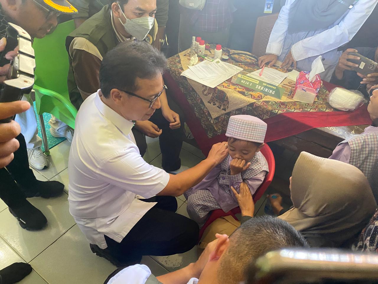 Menteri Kesehatan Budi Gunadi Sadikin saat datang langsung ke Sumenep. (Foto: Zaki Zubaidi/Lingkaran.net)