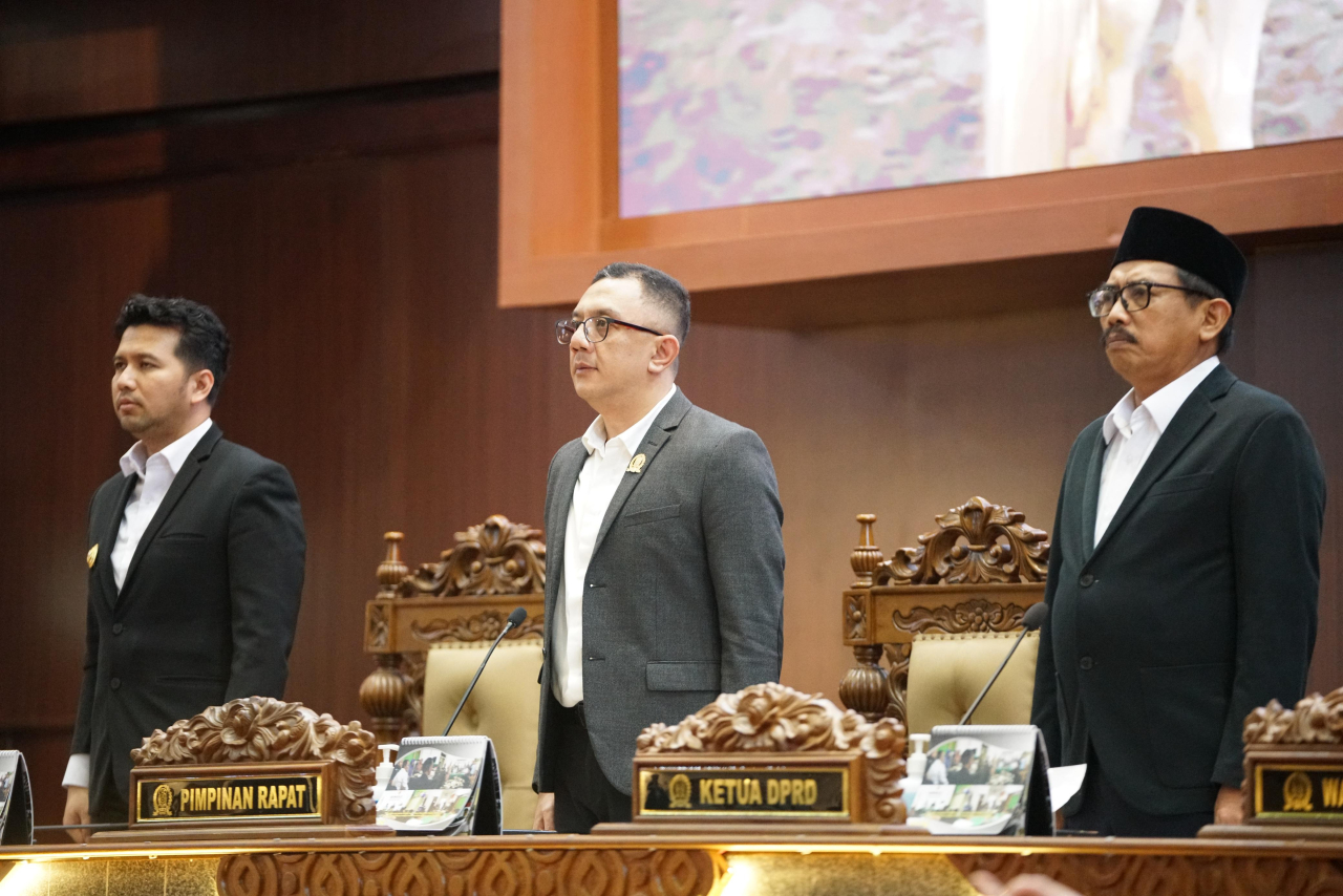Deni Wicaksono (tengah), Wakil Ketua DPRD Jawa Timur. (Foto: Humas DPRD Jawa Timur)