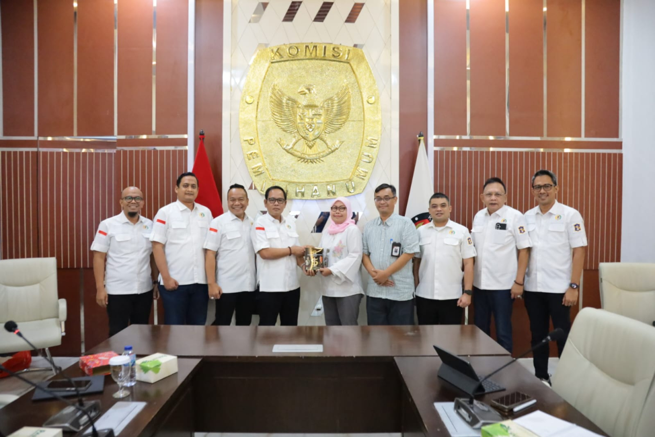 Komisi A DPRD Kota Surabaya saat berkonsultasi soal pemekaran Dapil di KPU RI