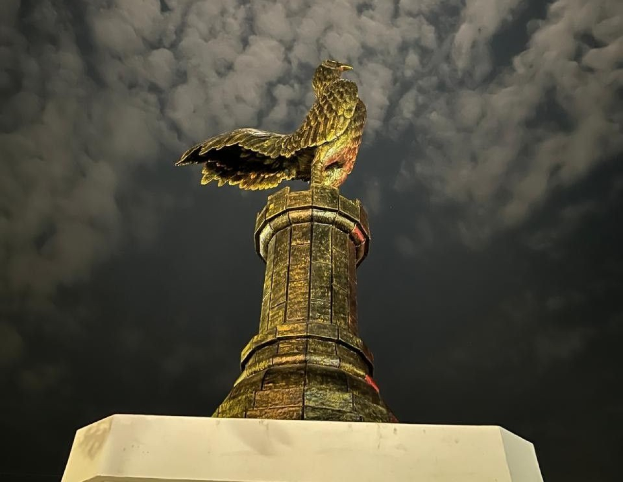 patung ayam Sawunggaling