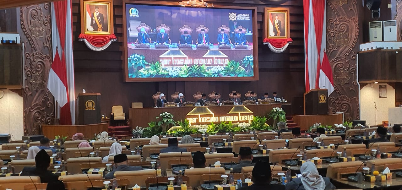 Suasana rapat sidang Paripurna DPRD Jawa Timur, Senin (8/9/2025). (Foto: Alkalifi/Lingkaran.net)