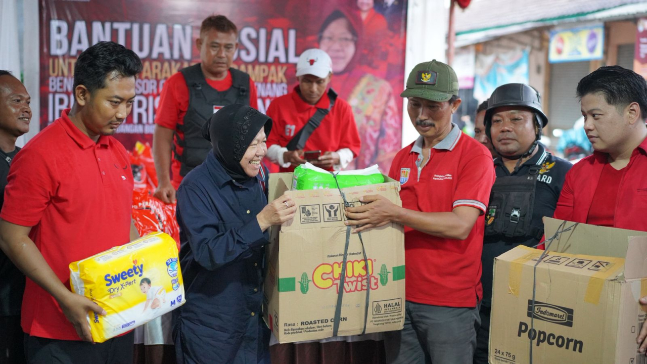 Ketua Bidang Penanggulangan Bencana DPP PDI Perjuangan, Tri Rismaharini, gerak cepat bantu korban banjir dan longsor di tiga Provinsi.