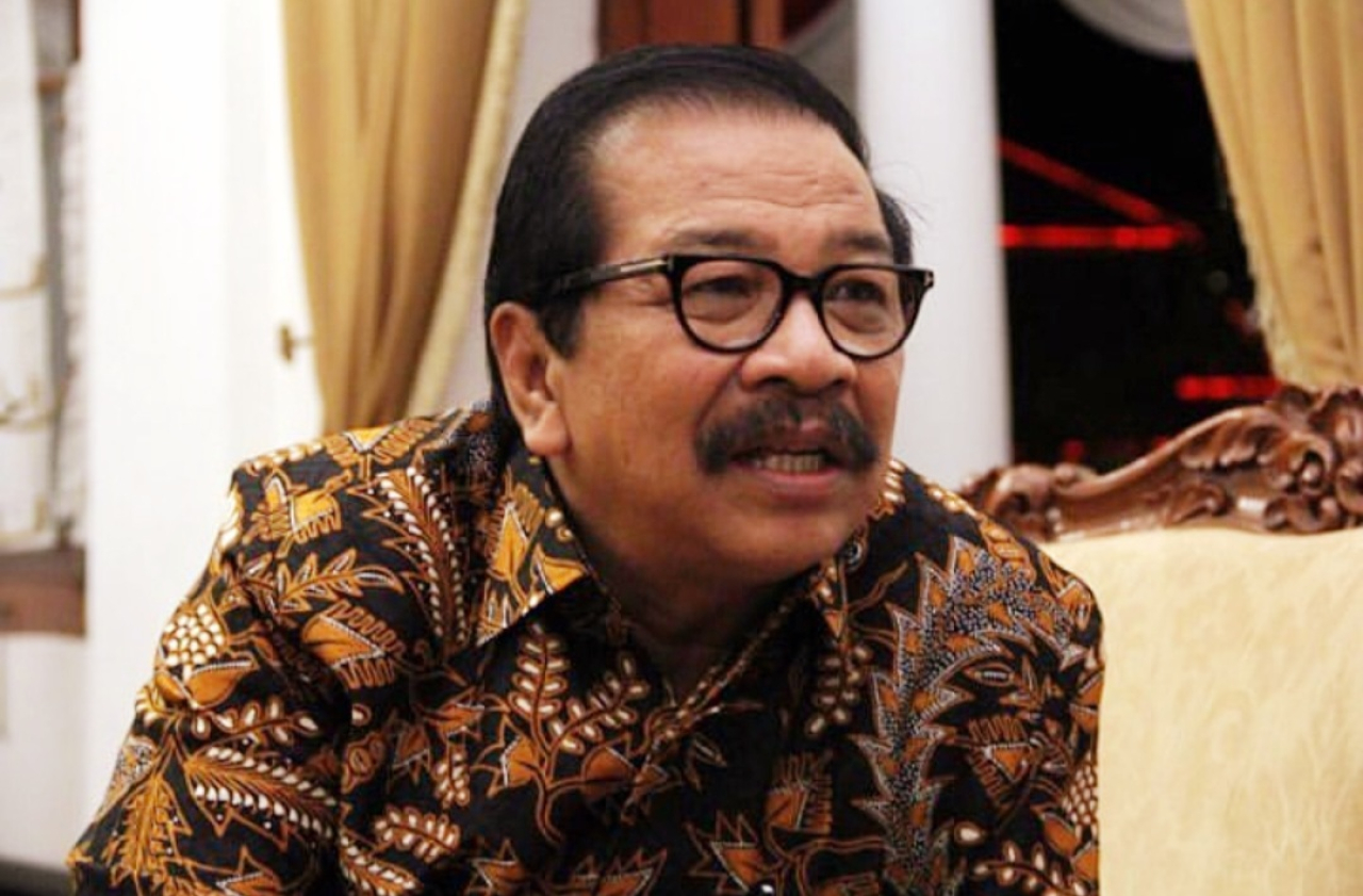 Dr. H. Soekarwo, S.H., M.Hum