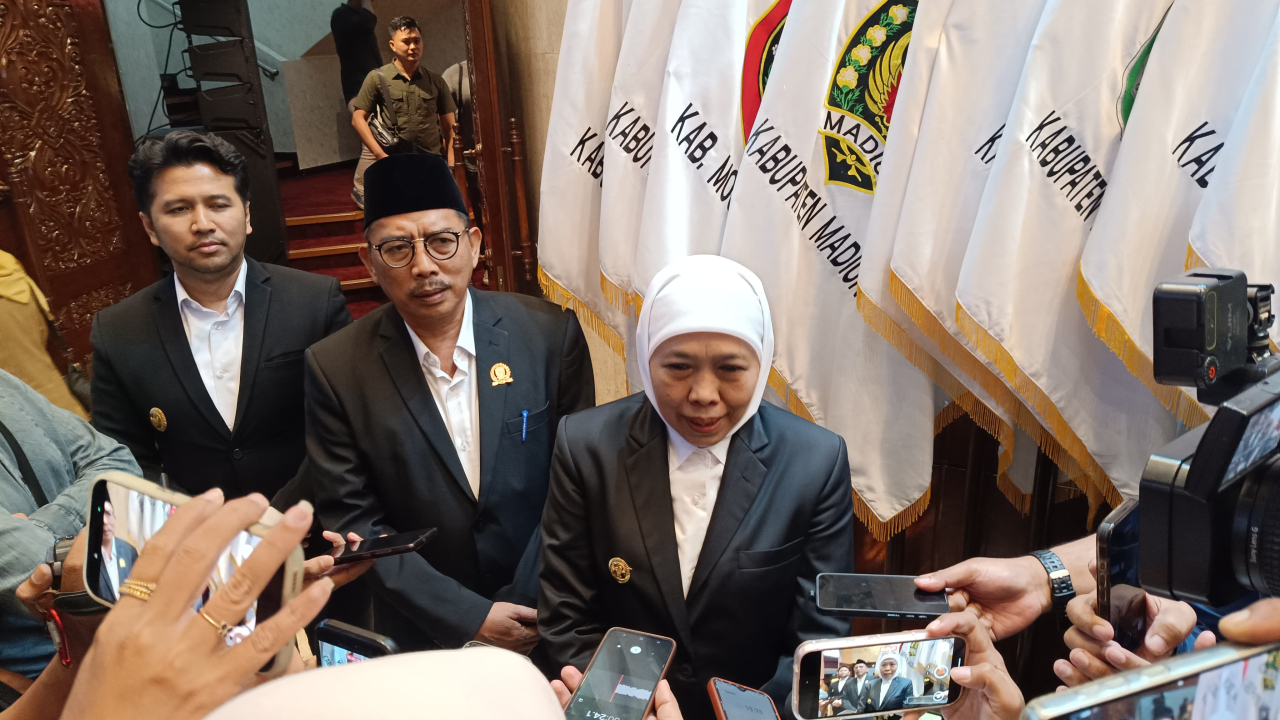 Gubernur Khofifah Indar Parawansa