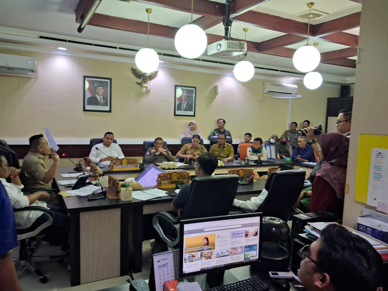 Suasana rapat dengar pendapat antara Komisi A DPRD Kota Surabaya bersama pihak terkait soal pelebaran sungai Kalianak