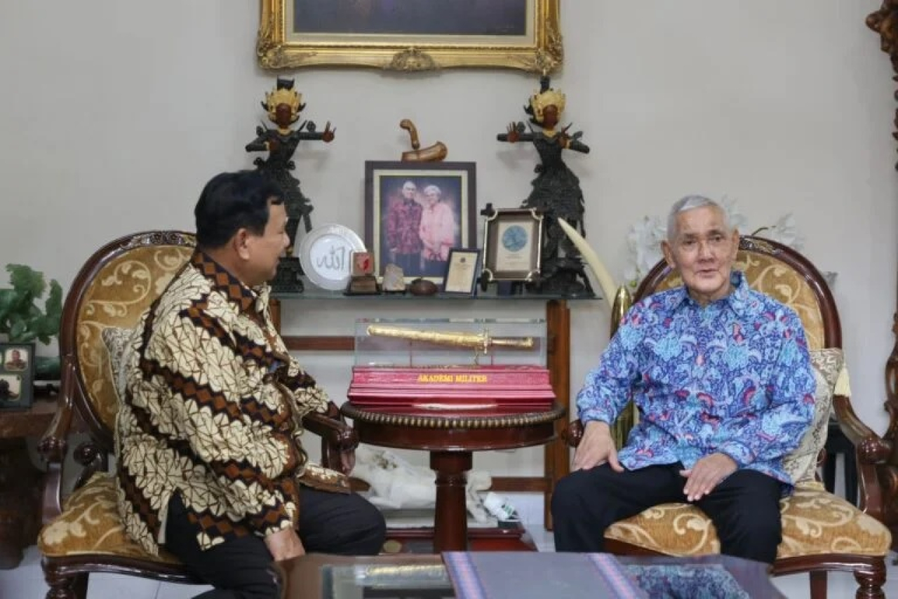 Presiden RI Prabowo bersama Try Sutrisno (fraksigerindra.id)
