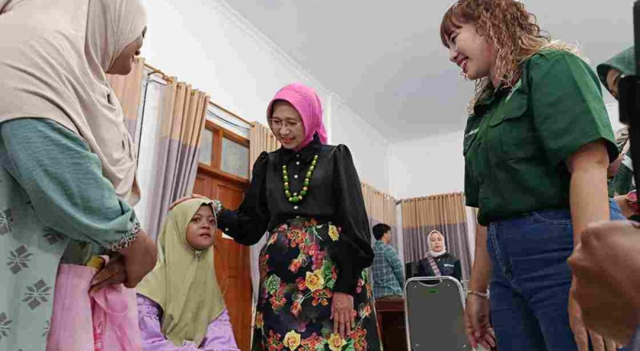 Bupati Lumajang, Indah Amperawati gandeng Unair hadirkan dokter jantung anak.