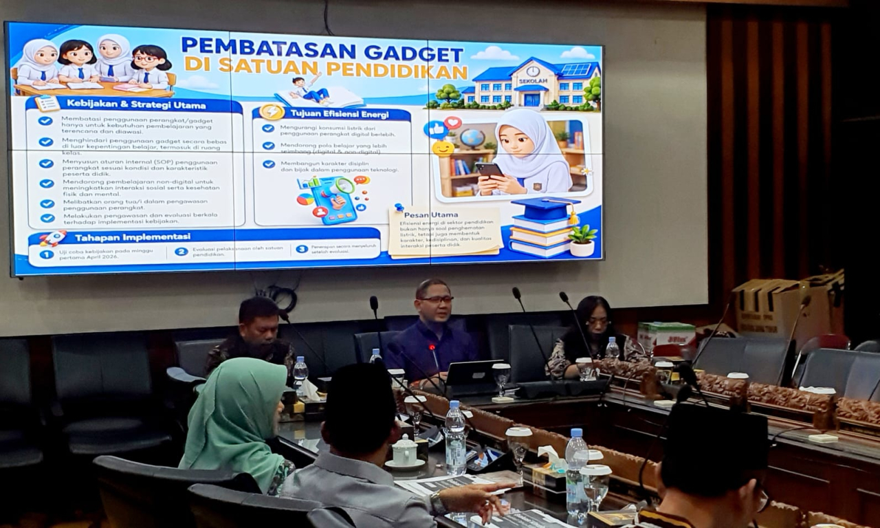 Aries Agung Paewai, Kepala Dinas Pendidikan Jatim