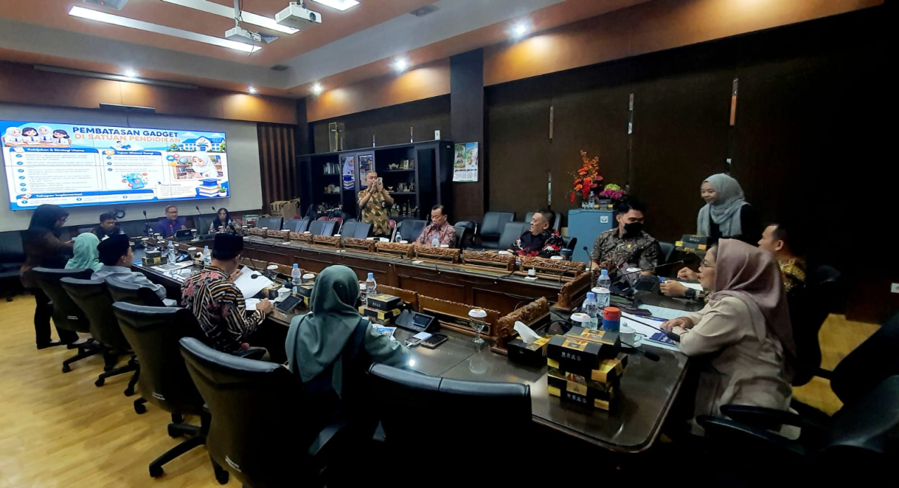 Komisi E DPRD Jatim gelar hearing evaluasi kinerja Kuartal I Tahun 2026 bersama Dinas Pendidikan (Dindik) Jatim, Jumat (22/5/2026).