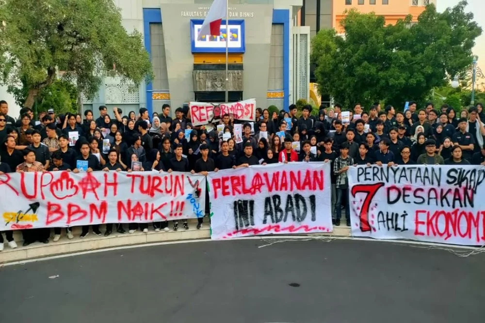 Mahasiswa Unair Kirim Peringatan Keras soal Carut Marut Ekonomi Indonesia