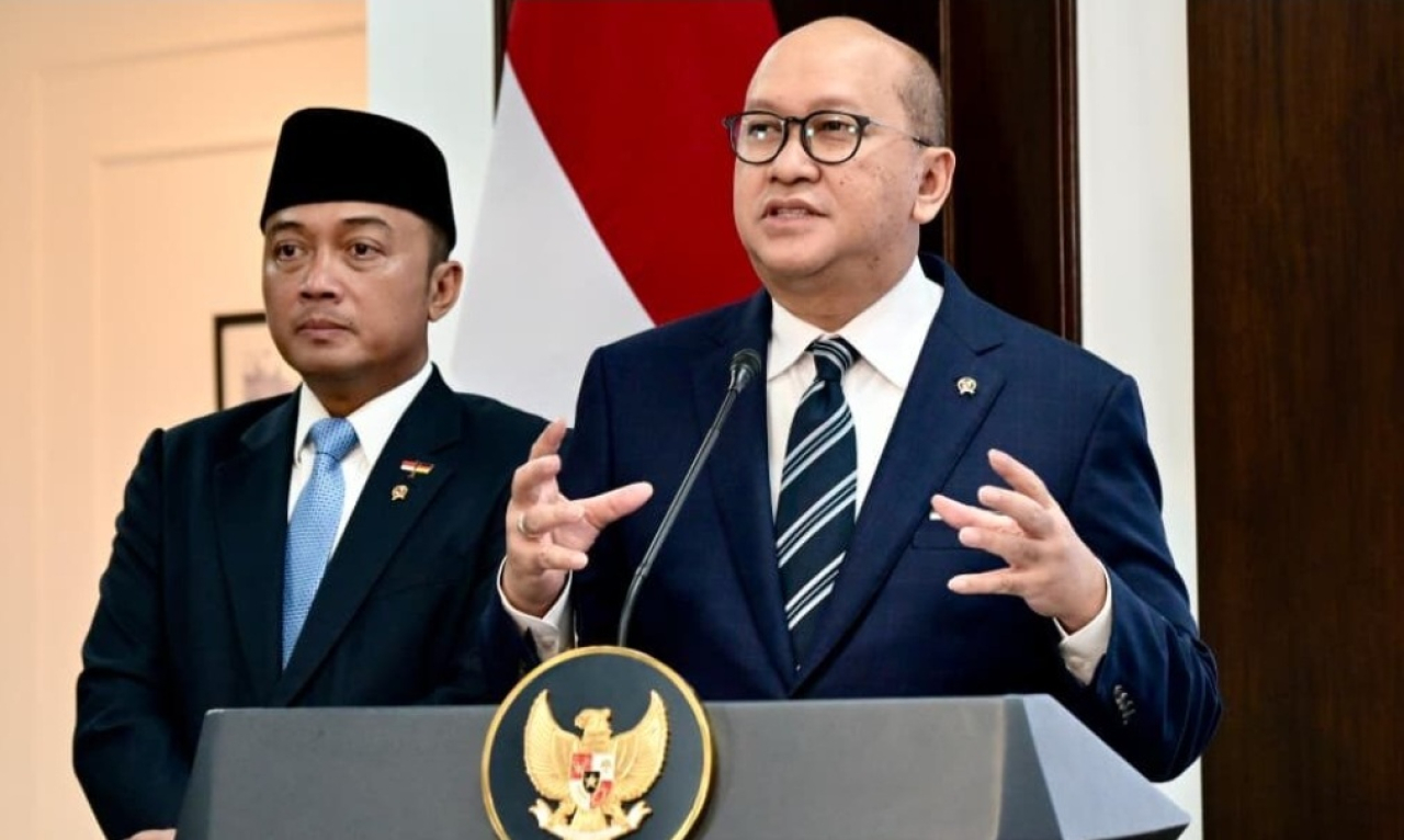 Keterangan Pers Menteri Investasi dan Hilirisasi/Kepala BKPM sekaligus Chief Executive Officer (CEO) Danantara Indonesia Rosan Roeslani di Kompleks Istana Kepresidenan Jakarta, Senin (15/6/2026). (BPMI Setpres)