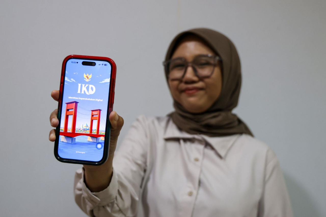 Pemkot Surabaya terus mempercepat digitalisasi layanan kependudukan setelah capaian perekaman e-KTP mencapai 99,68 persen. (Pemkot Surabaya)