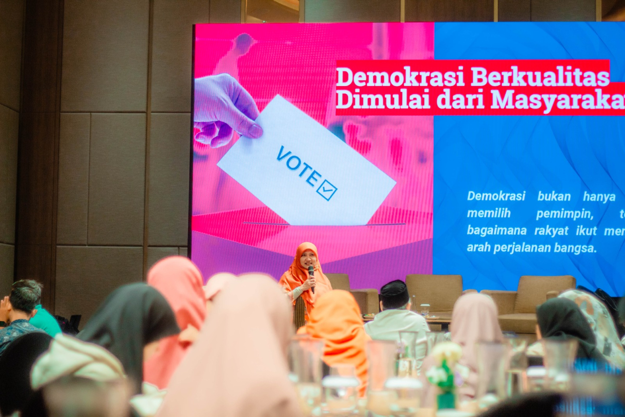 Lilik Hendarwati, Ketua Fraksi PKS DPRD Jatim