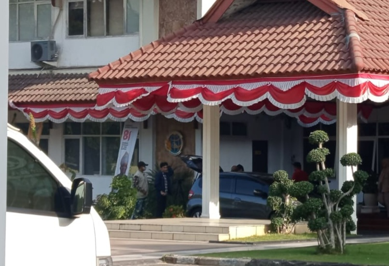 penyidik KPK menggeledah Kantor Wilayah BPN Jawa Timur, Kamis (24/9/2026). 
