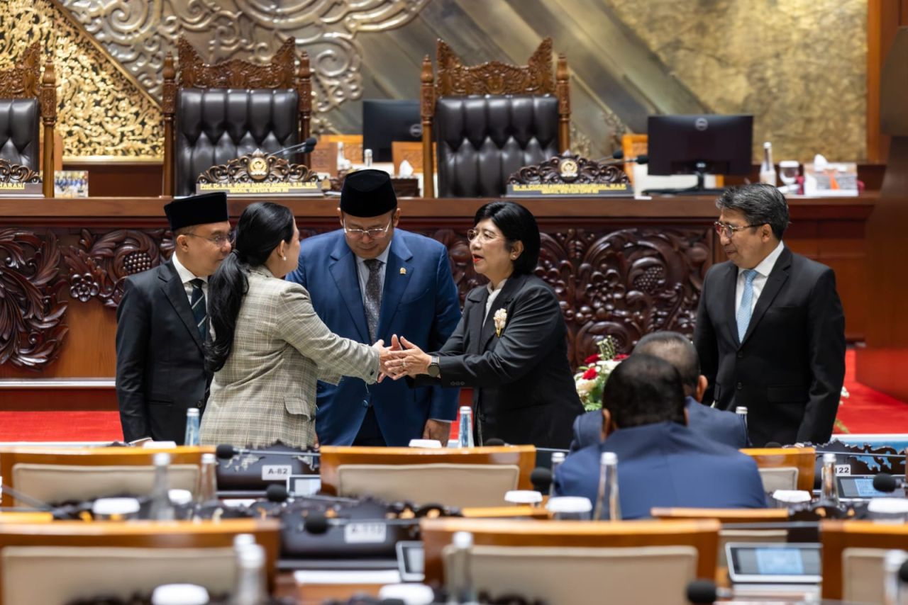 Pengesahan persetujuan DPR atas pemilihan calon Gubernur Bank Indonesia (BI), Destry Damayanti.